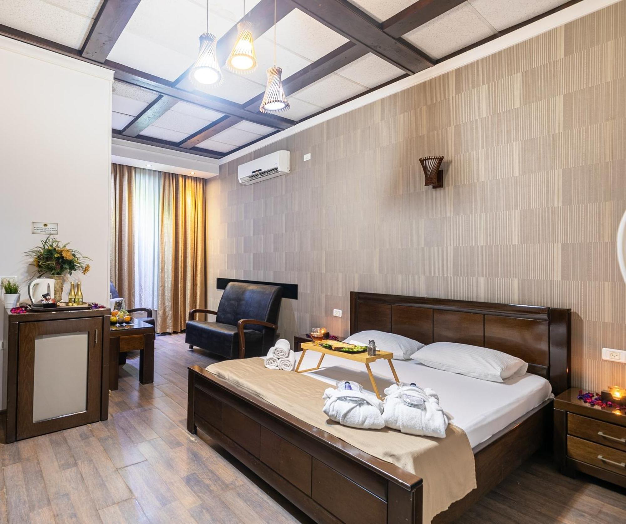 Hotel House Ришон-ле-Цион Экстерьер фото