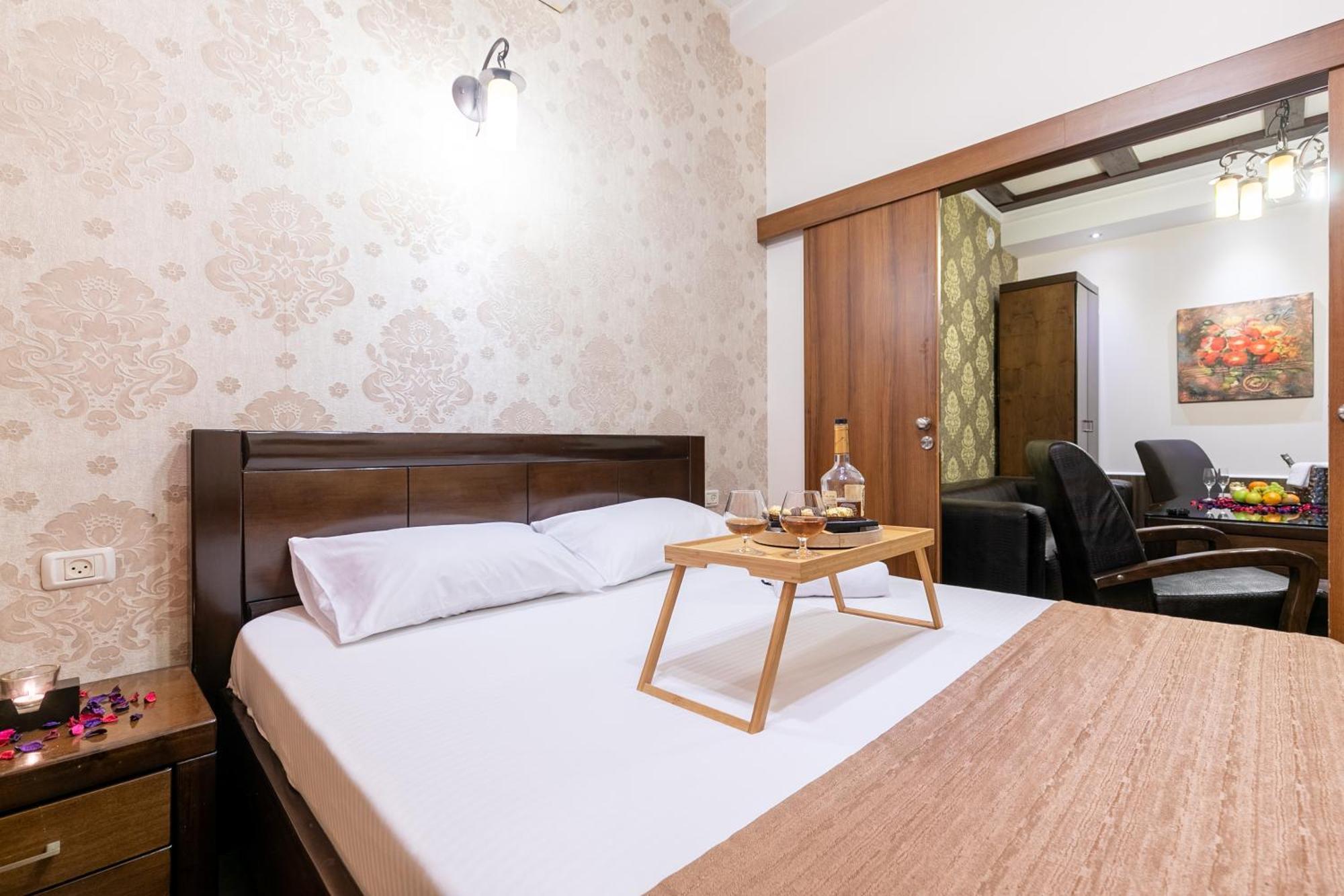 Hotel House Ришон-ле-Цион Экстерьер фото
